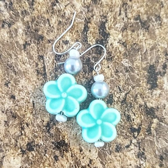 Jewelry - Handmade, Beaded Dangle Earrings earrings with Ceramic Seagreen Flower